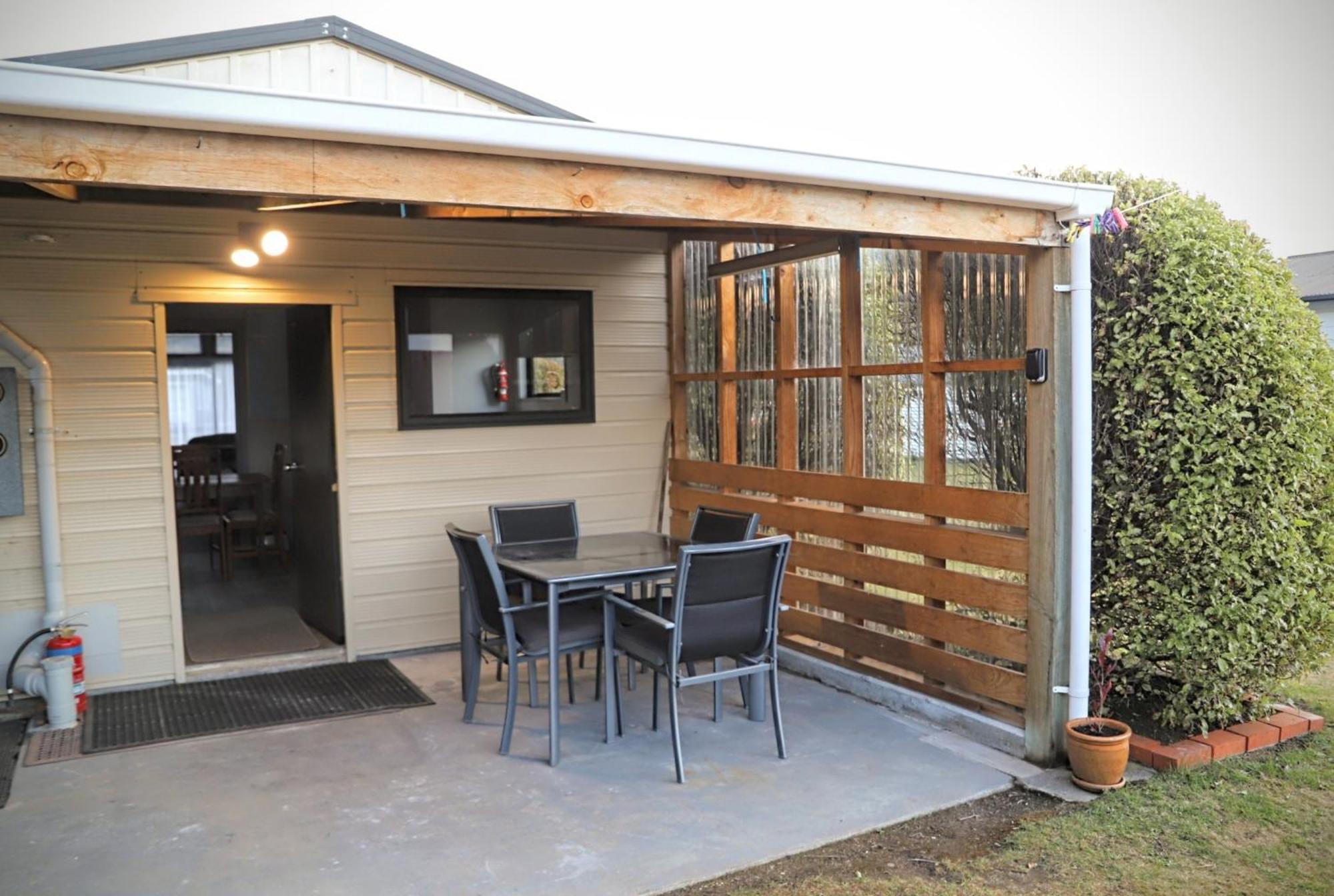 Catnap Cottage, Newly Renovated Manapouri Exterior photo